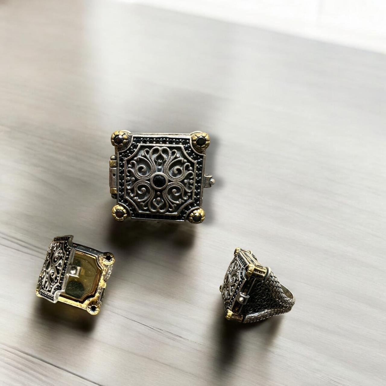 Antique Blue Stone Men’s Finger Ring