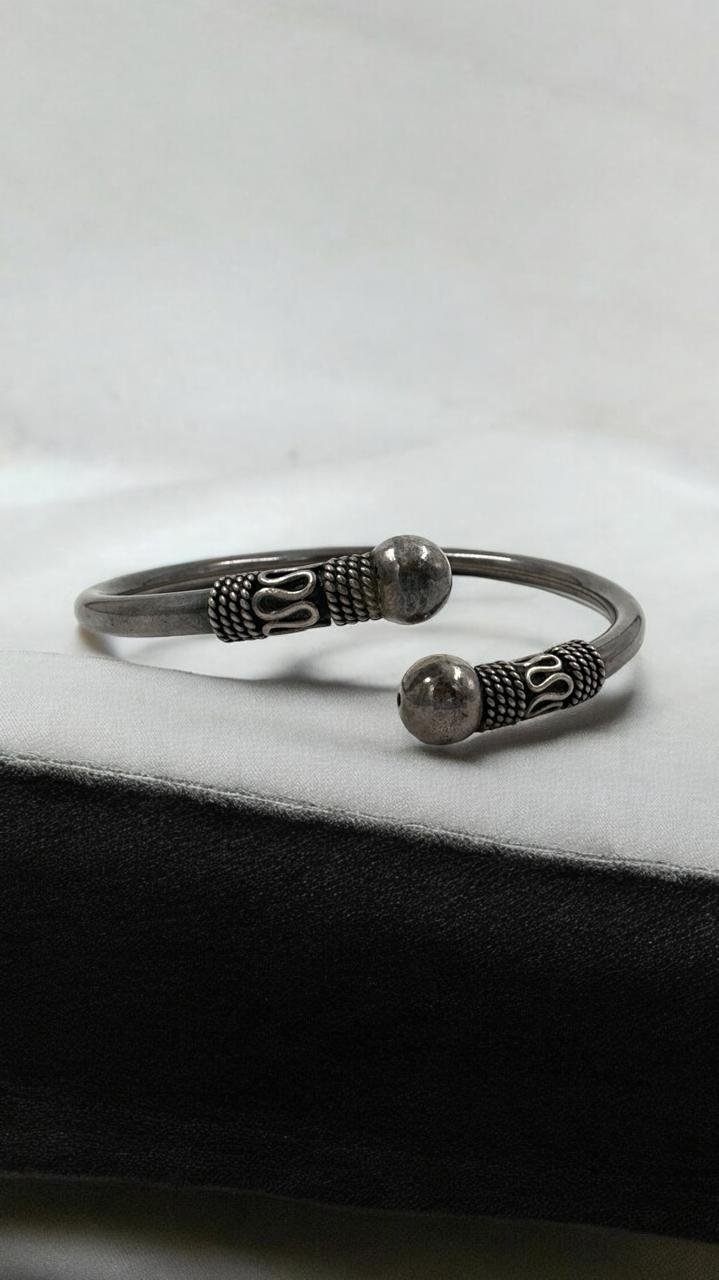 ✨ Antique Polish Men’s Kada