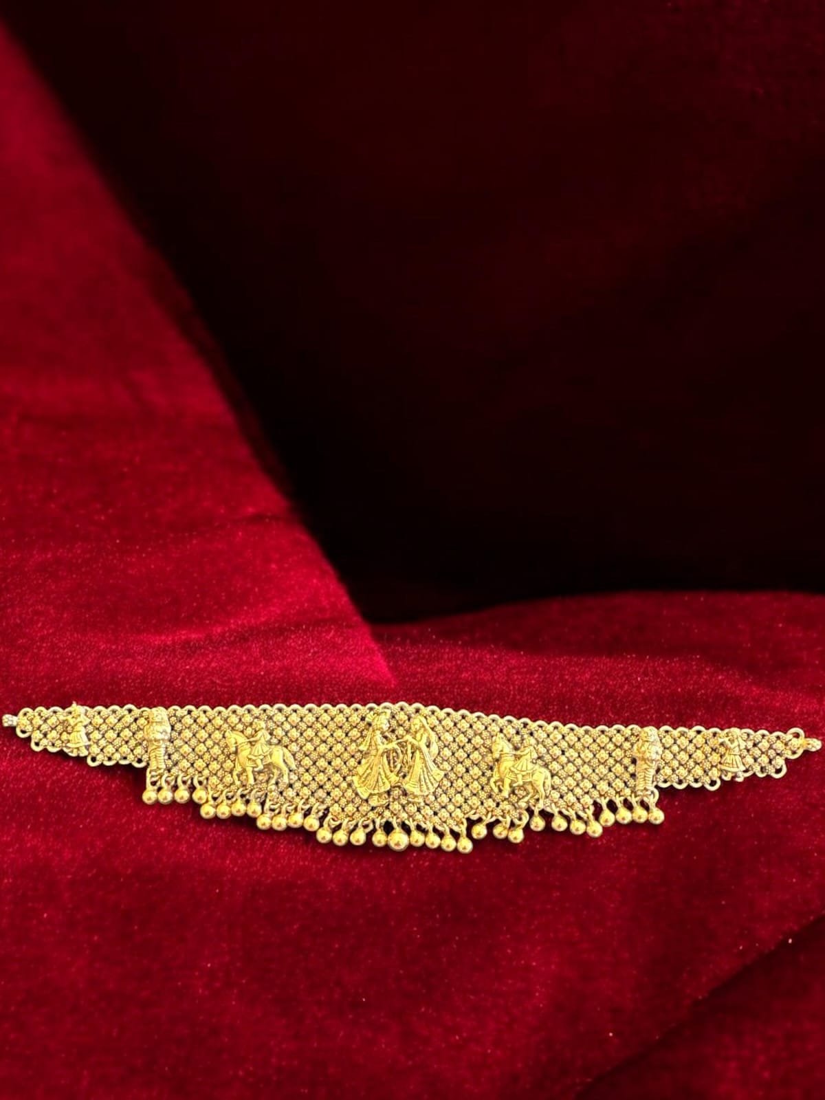 Antique polish with bridal set choker