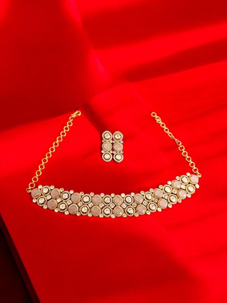 Elegant Moissanite stones sparkle choker