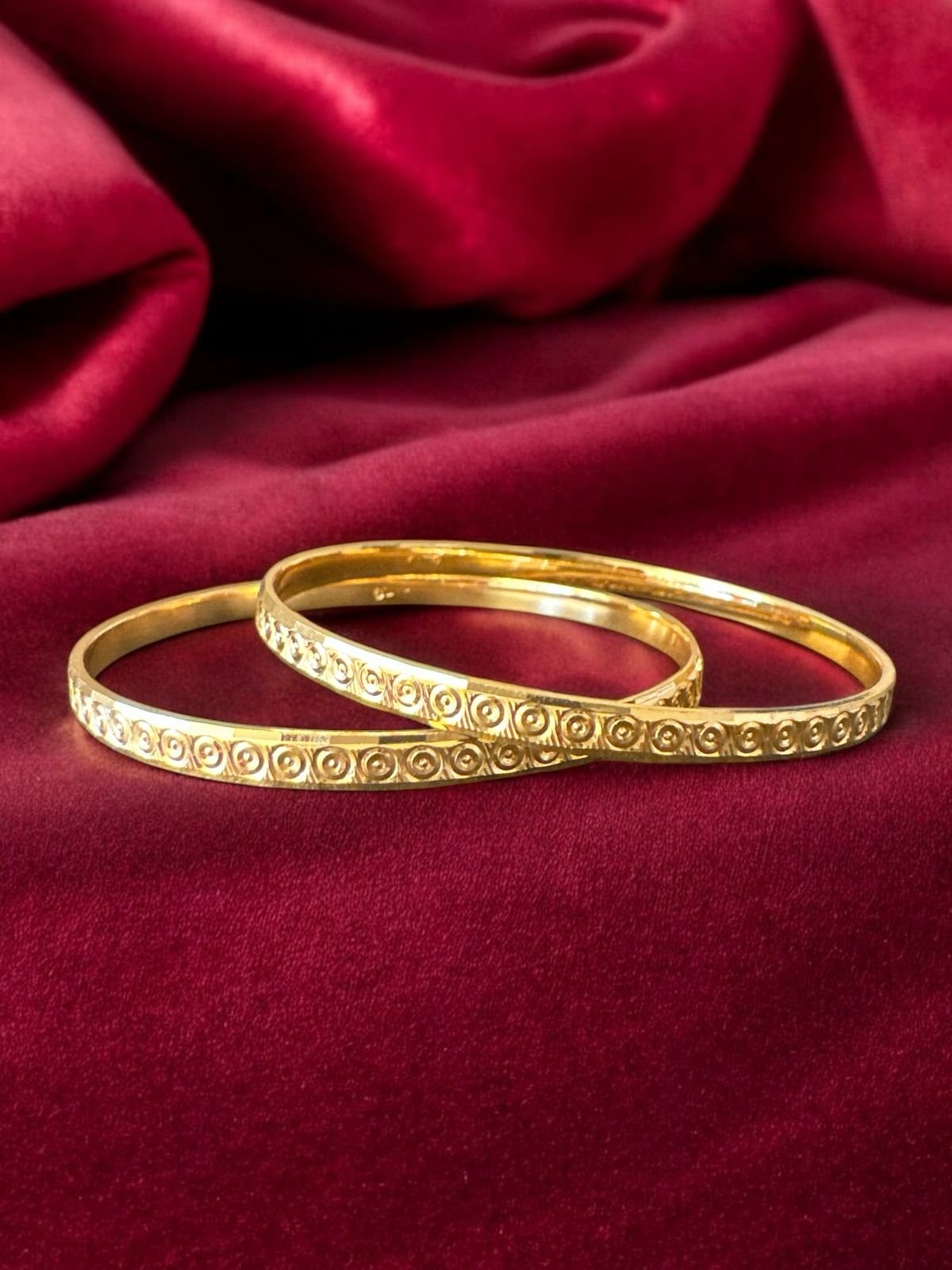 Gold  polish plain bangles