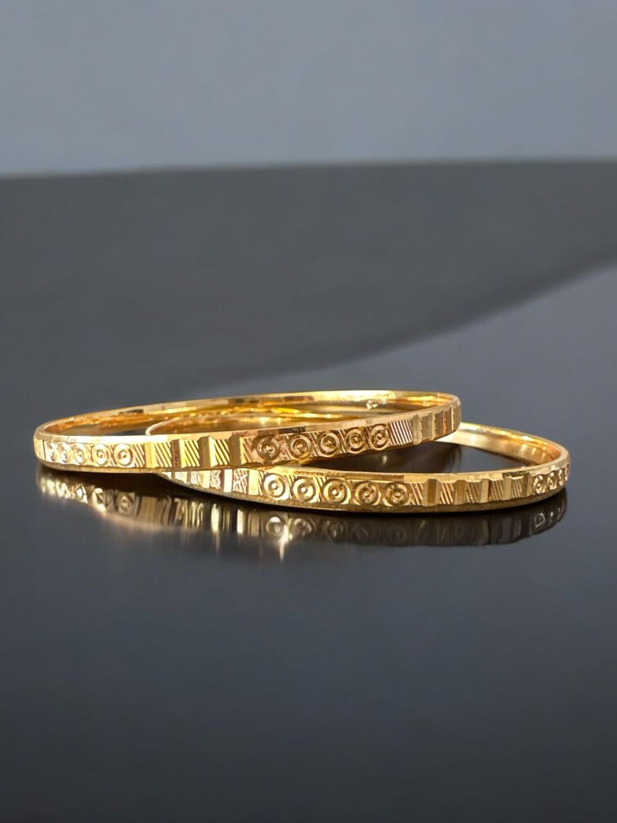 Gold polish plain bangles