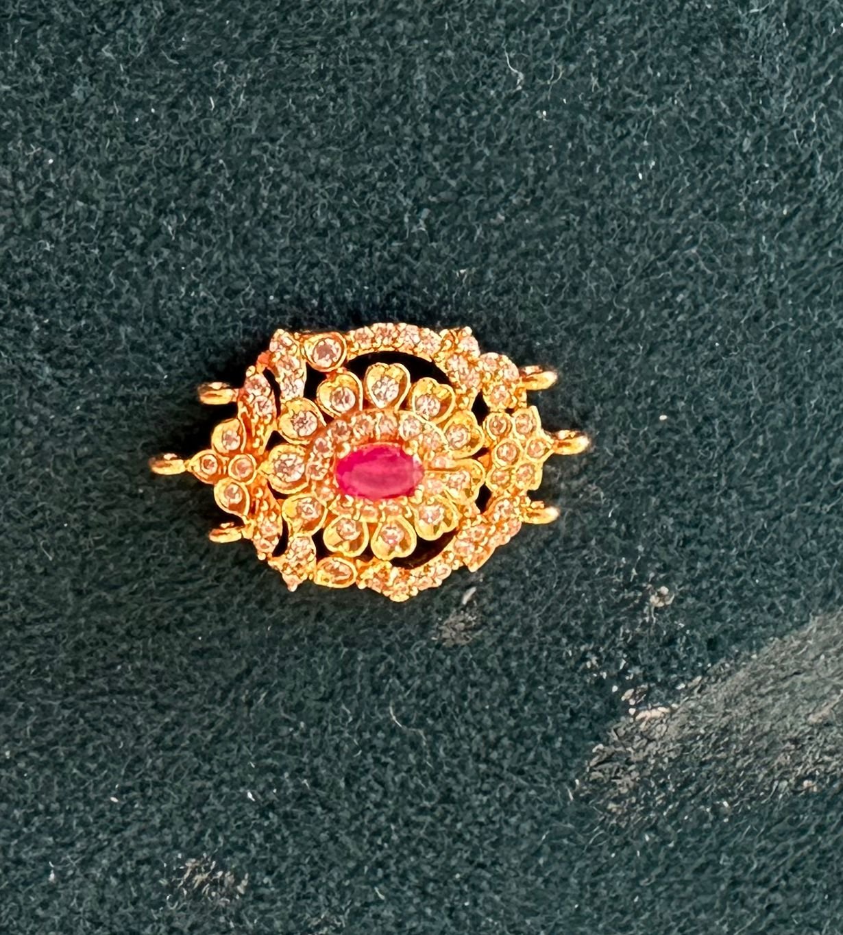 Gold Polish Side Pendant