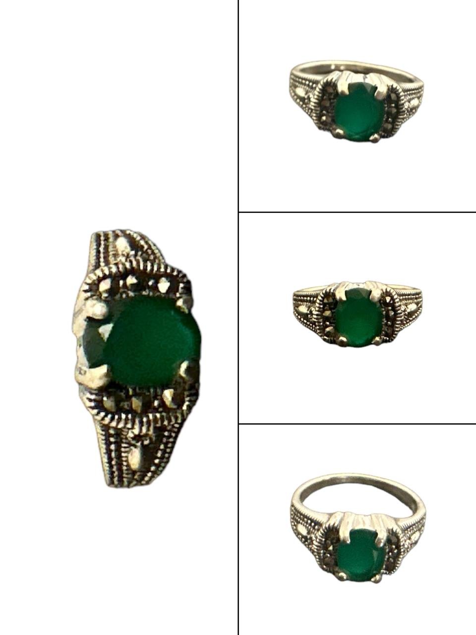Green & Marker Stones Ladies Finger Ring