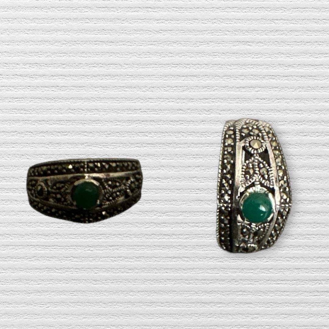 Green & Marker Stones Ladies Finger Ring
