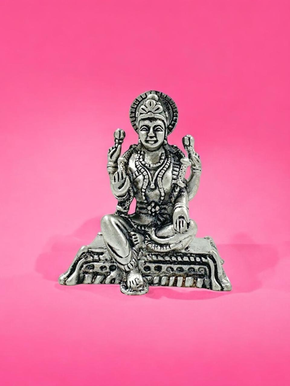 Idol – Silver & Antique Polish