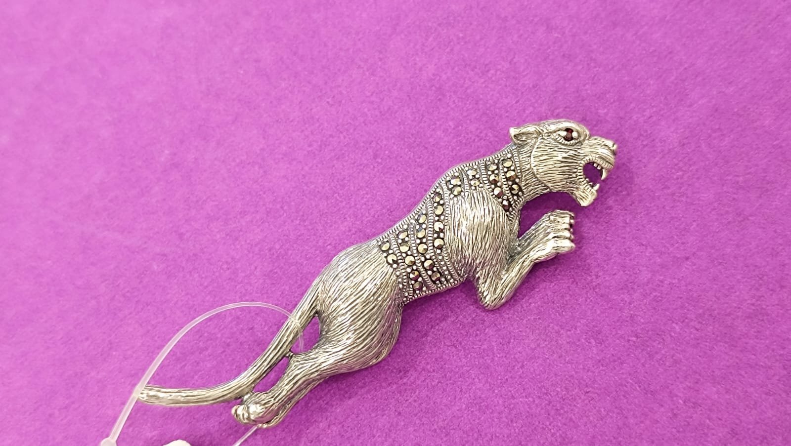 Jaguar Elegance Saree Pin