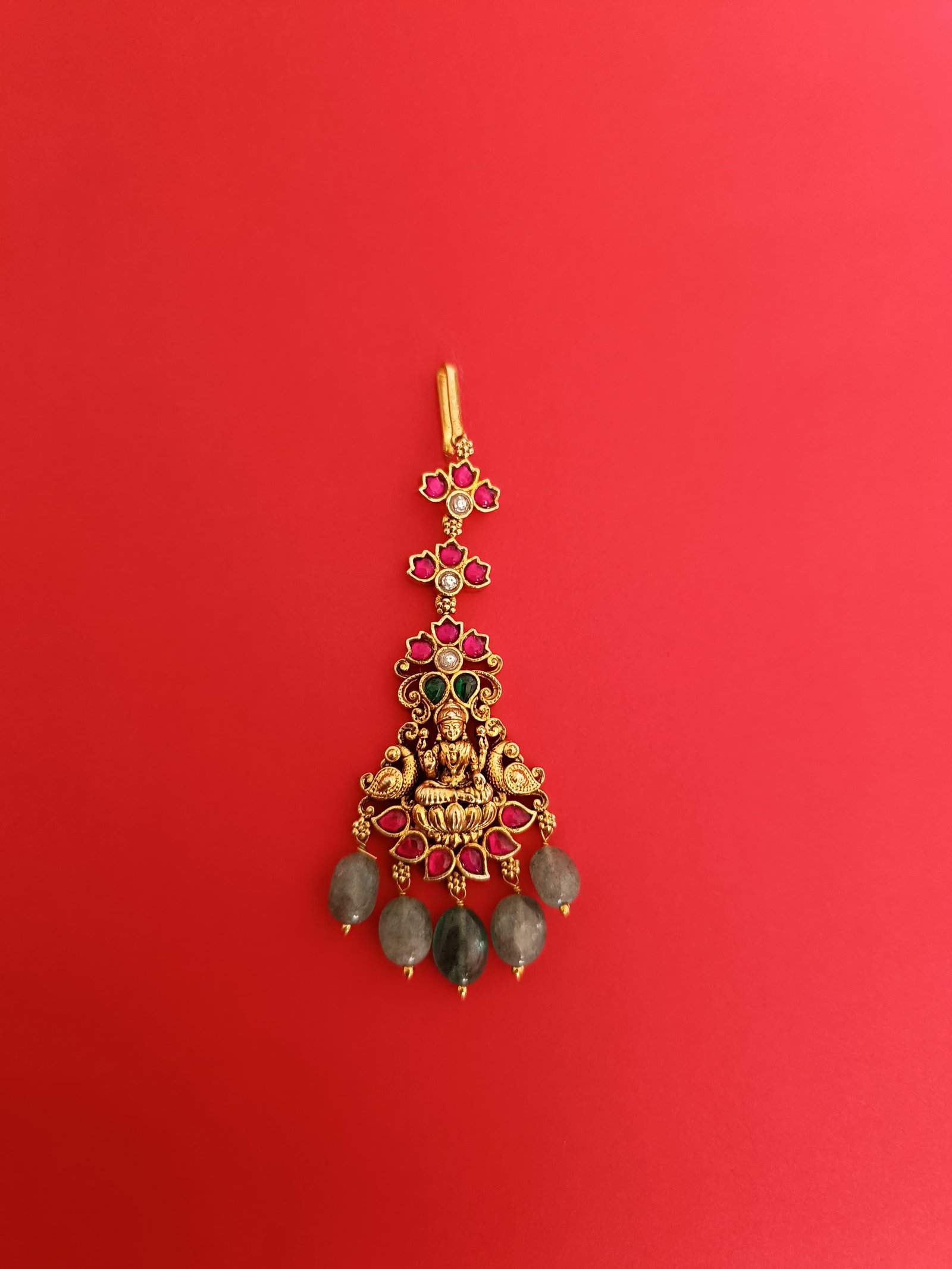 Kundan modal with laxmi pendent with gold palish