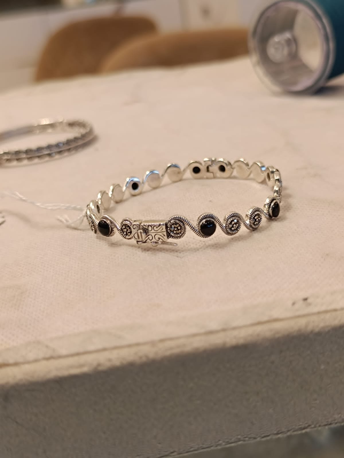 Marker stone bracelet with black stone