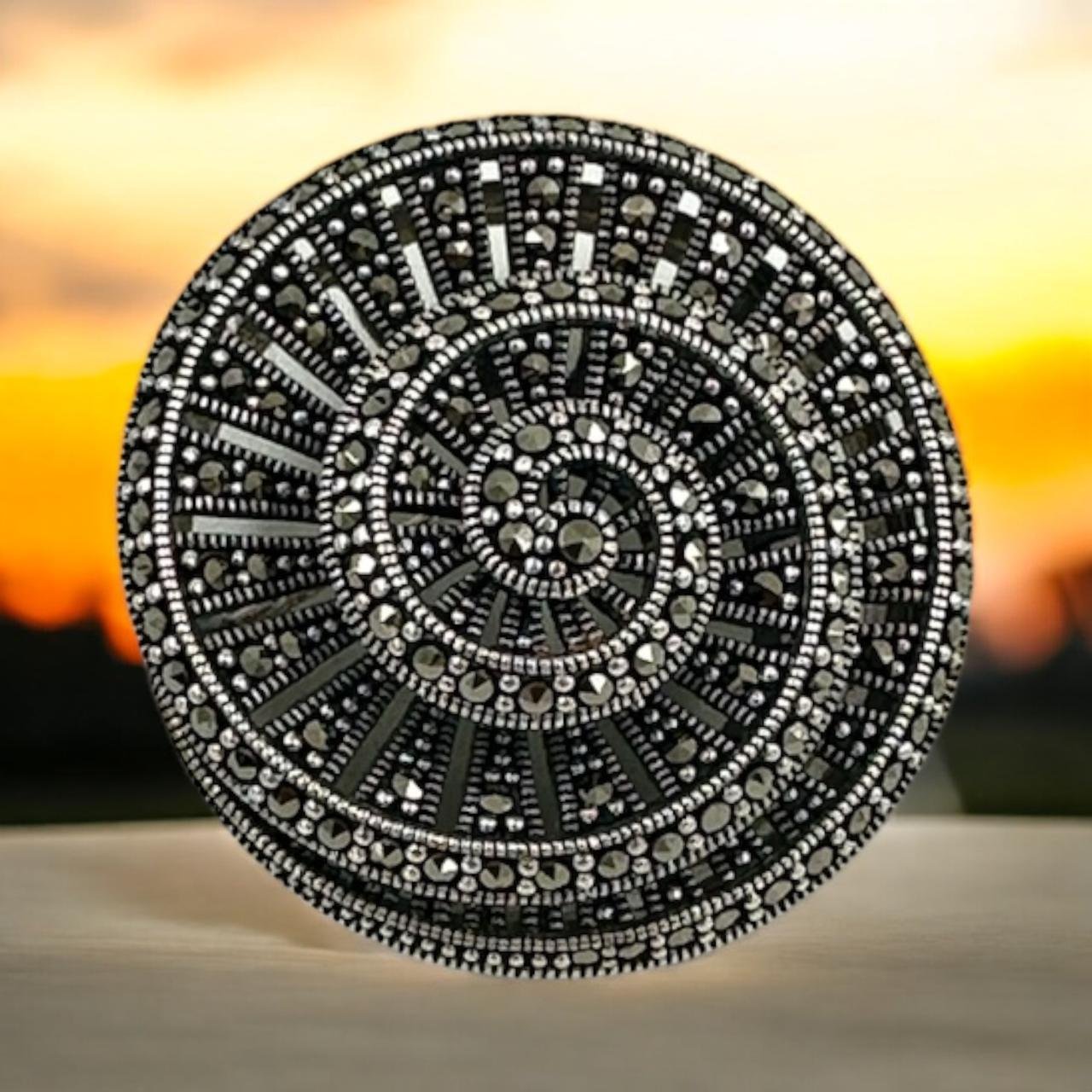 Marker Stone Snail Model Saree Pin