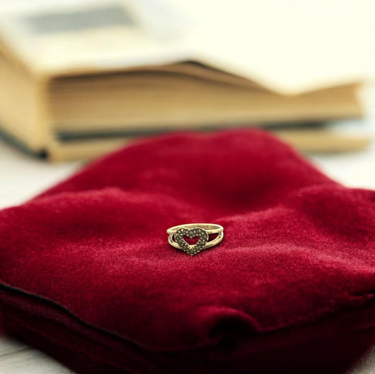 Marker Stones Gold Polish Ladies Ring