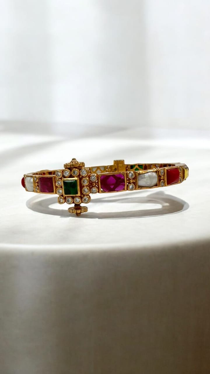 Navaratna Single Bangle – Gold Polish Screw Model