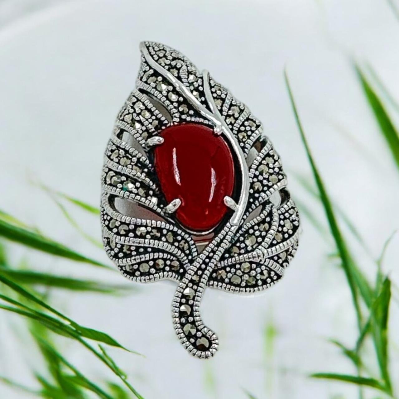 Ruby Glow Statement Saree Pin