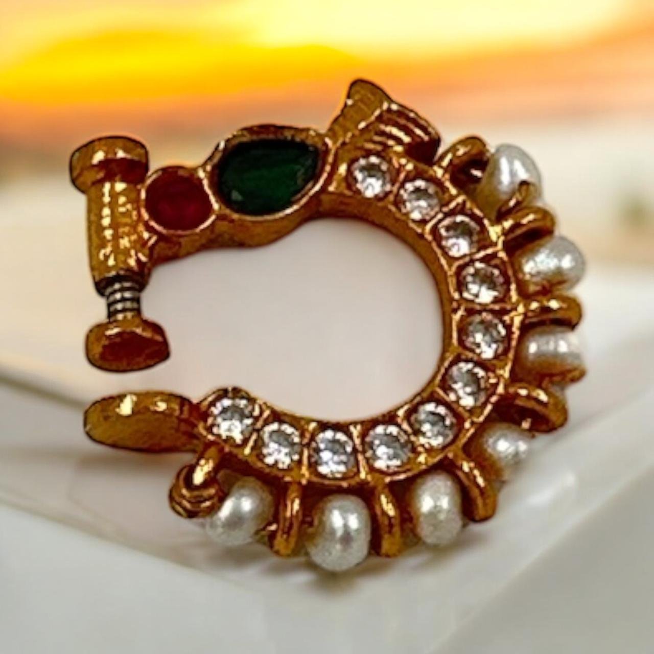 Screw modal cz Emerald stone nose pin