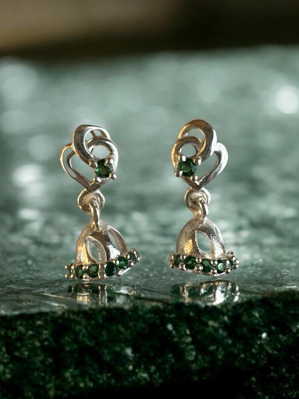 Silver Polish Green Stone Small Buttalu