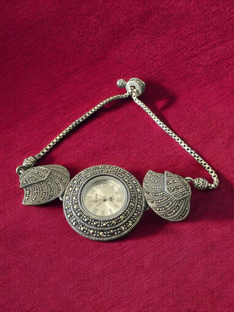 Women's watches  with marker stones shell design